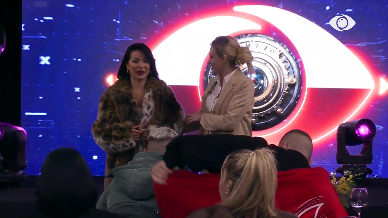 8 Marsi/ Roza dhe Heidi japin mesazhin në ritmet e këngës së Justin Bieber