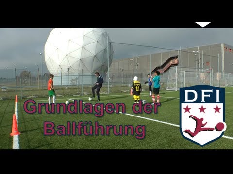 Training der Grundlagen der Ballführung - am Deutschen Fußball Internat Bad Aibling (Teil 1)