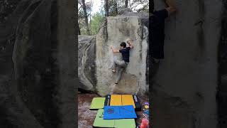 Video thumbnail of Le Mur de la Fosse aux Ours, 7a. Fontainebleau