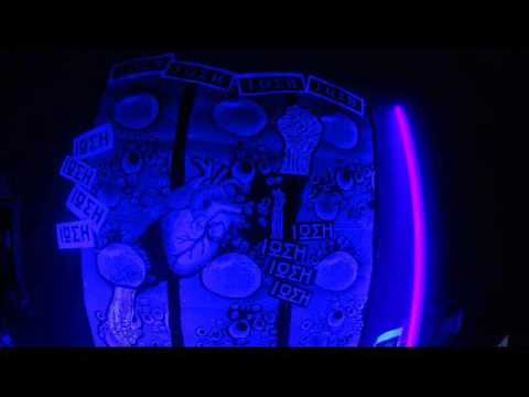 Ίωση - Σπείρα, Το Σφάλμα, Πένθιμος Clown