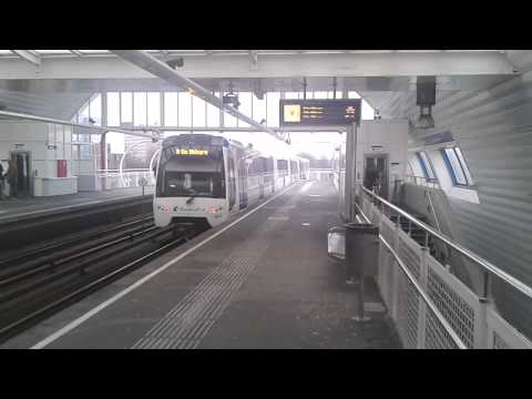 RET Metro 2*Type RSG3 op Lijn D - Vertrek Spijkenisse Centrum richting De Akkers