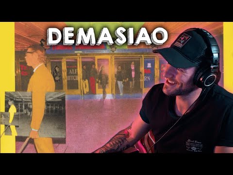 AMERICANO reacciona a La Maquina de Hacer Pajaros - Que Se Puede Hacer Salvo Ver Peliculas