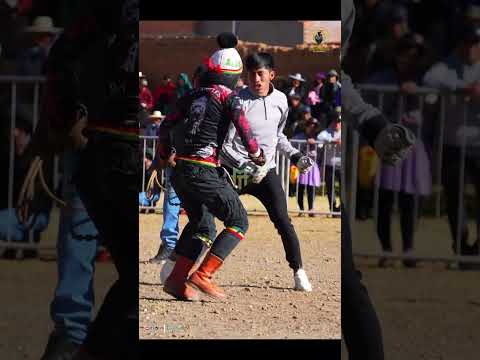 Takanakuy de aficionados de tinku en Llallagua-Potosi 👊🏻💥 #costumbres #tradiciones ##takanakuy