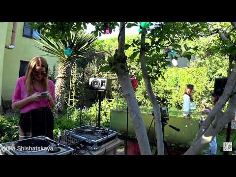 Vika Shishatskaya // @ tapetown.live // 14-05-2022