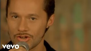 Kadr z teledysku Que no me pierda tekst piosenki Diego Torres