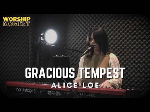 Gracious Tempest - Hillsong Young & Free | Worship Moment