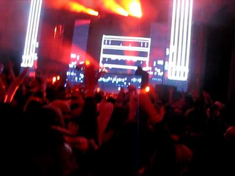 Markus Schulz [Oceanlab vs. Gareth Emery - On a Metropolis Day Mix]  @ Together As One '09-'10