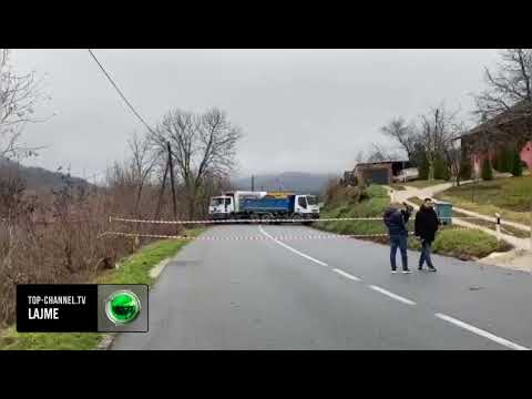 Top Channel/ Situata në veri të Kosovës!Pamjet e barrikadave në Rudarë, vendoset shiriti “Mos kalo!”