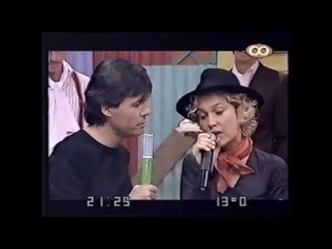 Marcelo Tinelli recibe un tortazo de Maru Botana. Videomatch año 2000.