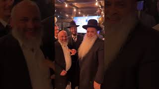 מזל טוב למורנו ורבנו הגאון רבי רפאל זר שליט"א לרגל יום הולדתו❤️ (הרב רפאל זר) - התמונה מוצגת ישירות מתוך אתר האינטרנט יוטיוב. זכויות היוצרים בתמונה שייכות ליוצרה. קישור קרדיט למקור התוכן נמצא בתוך דף הסרטון