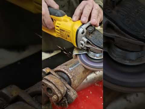 Dewalt DWE4235 1400W, 125mm Medium Angle Grinder with DES Technology