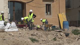 Notícia de Canal Blau - Es reprenen les obres a la plaça del Castell de Cubelles