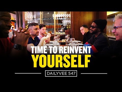 ‪Running a $200 Million Company From a Mobile Phone | DailyVee 547‬&rlm;