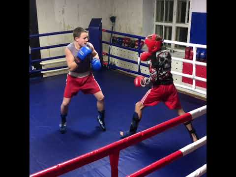 спарринг боксёр против кикбоксера, нокаут!