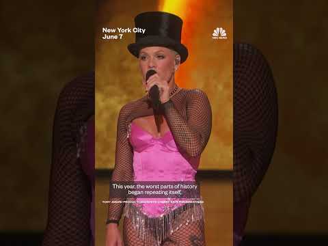 Pink recognizes Broadway's bravery during Tony's monologue