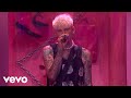 Machine Gun Kelly - Love Race (Live)
