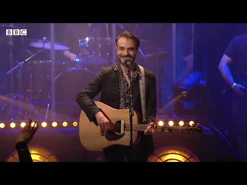 Ali Azimi - Panahandeh (Live at BBC Persian) علی عظیمی - پناهنده (اجرای زنده)