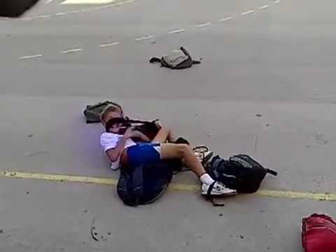 Napad na malog marka 2