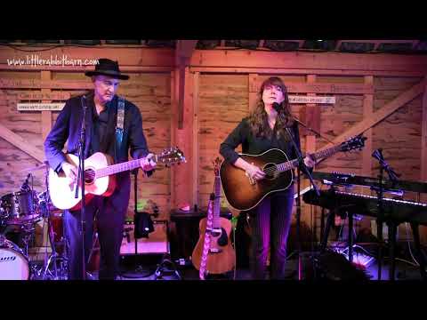 Kate Ellis Speed of the sound of loneliness