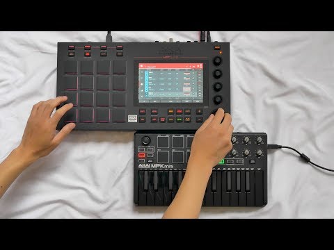 Akai Professional MPC Live Standalone Sampler and Sequencer with 7" High-Resolution Display image 13