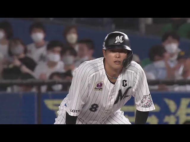 【8回裏】主将の一打!! マリーンズ・中村奨吾 センターへのタイムリーヒットで貴重な追加点をあげる!! 2022年8月24日 千葉ロッテマリーンズ 対 埼玉西武ライオンズ