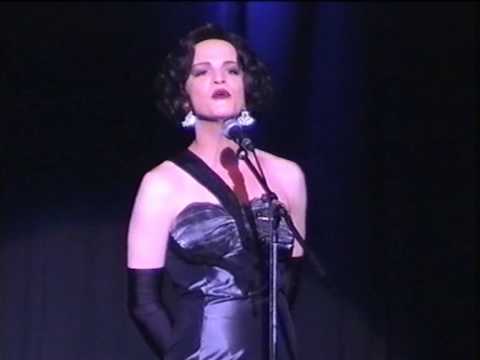 Katharina Elena - Ich hab' noch einen Koffer in Berlin (Marlene Dietrich / Hildegard Knef)