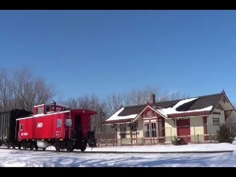 Norfolk Southern Classic Railroad action in winter L91 Caboose Shove L75 SD40 2 notch out H1 BNSF