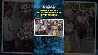 Berebut Isi Gunungan Batu Akik di Acara Kirab Yogyakarta