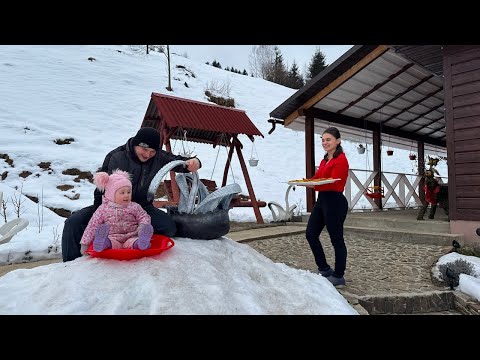 Village Family Life in the Carpathians 🏡🥞 Cooking, Snow Games & Handmade Decor ❄️❤️
