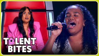 Coach JESSICA MAUBOY&#39;S niece makes an unexpected appearence on The Voice