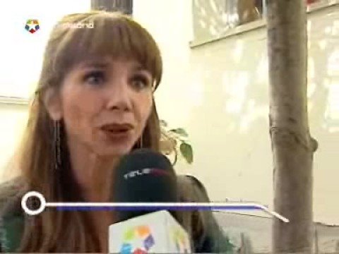 Victoria Abril receives the first "Women Without Rules" award.