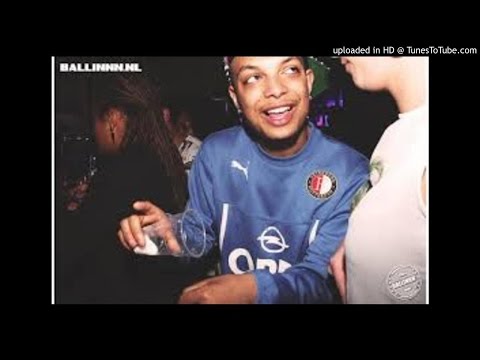 Ronnie Flex - Money In De Lucht (feat. Jonna Fraser, Garrincha, MaxiMilli, Idaly, Skinto & Bigga)