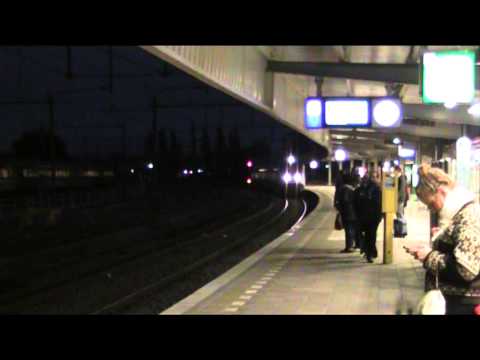 SLT Sprinter op station Amsterdam Muiderpoort.