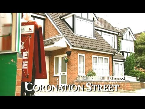 Coronation Street Norris And The Paperboy Statue 2