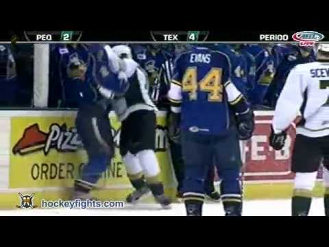 Chris Bruton vs Ryan Garbutt