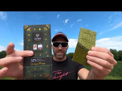 Auro Chocolate 32% White Chocolate Moringa Pinipig Bar Review