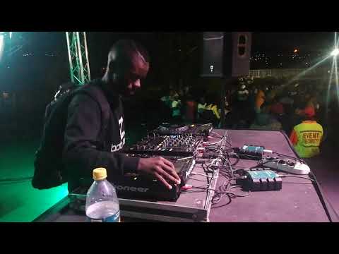 Bob Ezy rocking a kwaito set