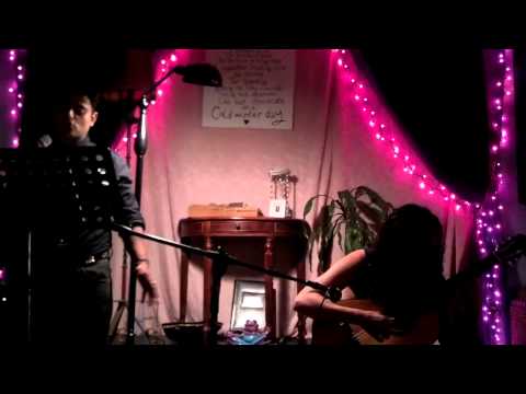 Poema Donde los Caminos se Cruzan de Enrique Jimenez IV con Distorsión Acústica