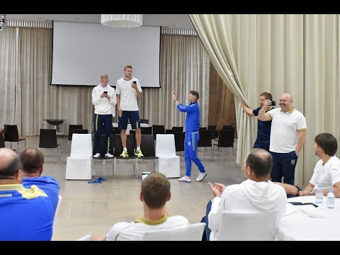 Збірна співає українською: Пластун і Кулач