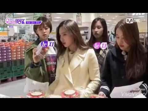 Twice funny moment #16 Nayeon and Momo