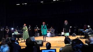 The Clark Sisters  (Livin)