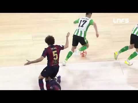 Paso de valla Raul Jimenez