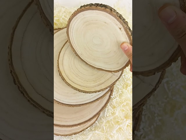 Vídeo relacionado con Belle Vous Pack de 30 Marcasitios Madera Rústica para Números de Mesa y Tarjetas Identificativas - Carteles de Bodas, Cumpleaños, Fiestas - Rodajas de Madera para Fotos o Notas