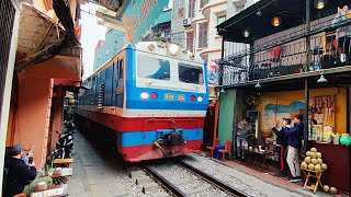 Hanoi 🇻🇳 Vietnam. Street Train 🚂