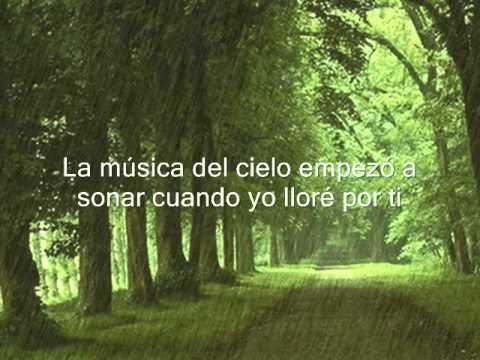 Al Ritmo De La Lluvia video