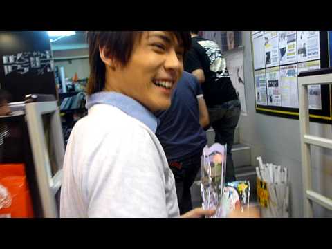 AK WOW!! 台中豐原唱片簽名結束 ENDING