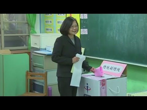 蔡英文成為臺灣首位女總統 (Tsai Ing-wen has become Taiwan's first female president)