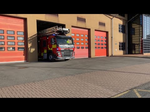 West Yorkshire Fire & Rescue: Leeds Aerial Ladder Platform Turnout January 2022