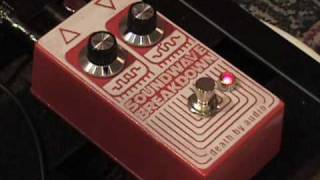 Video thumbnail for Death by Audio SOUNDWAVE BREAKDOWN guitar effects pedal demo by gearmanndude