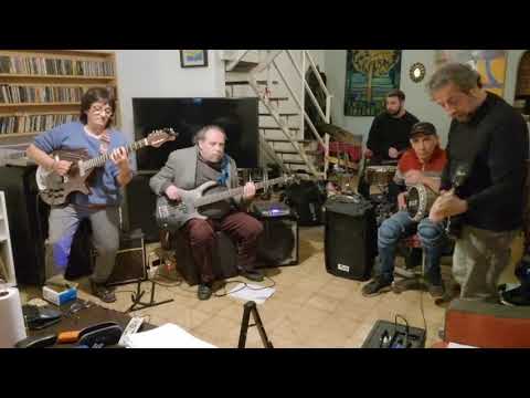 Gloriosos Neptunos ensayando Kyoto Doll/ Paint it black.